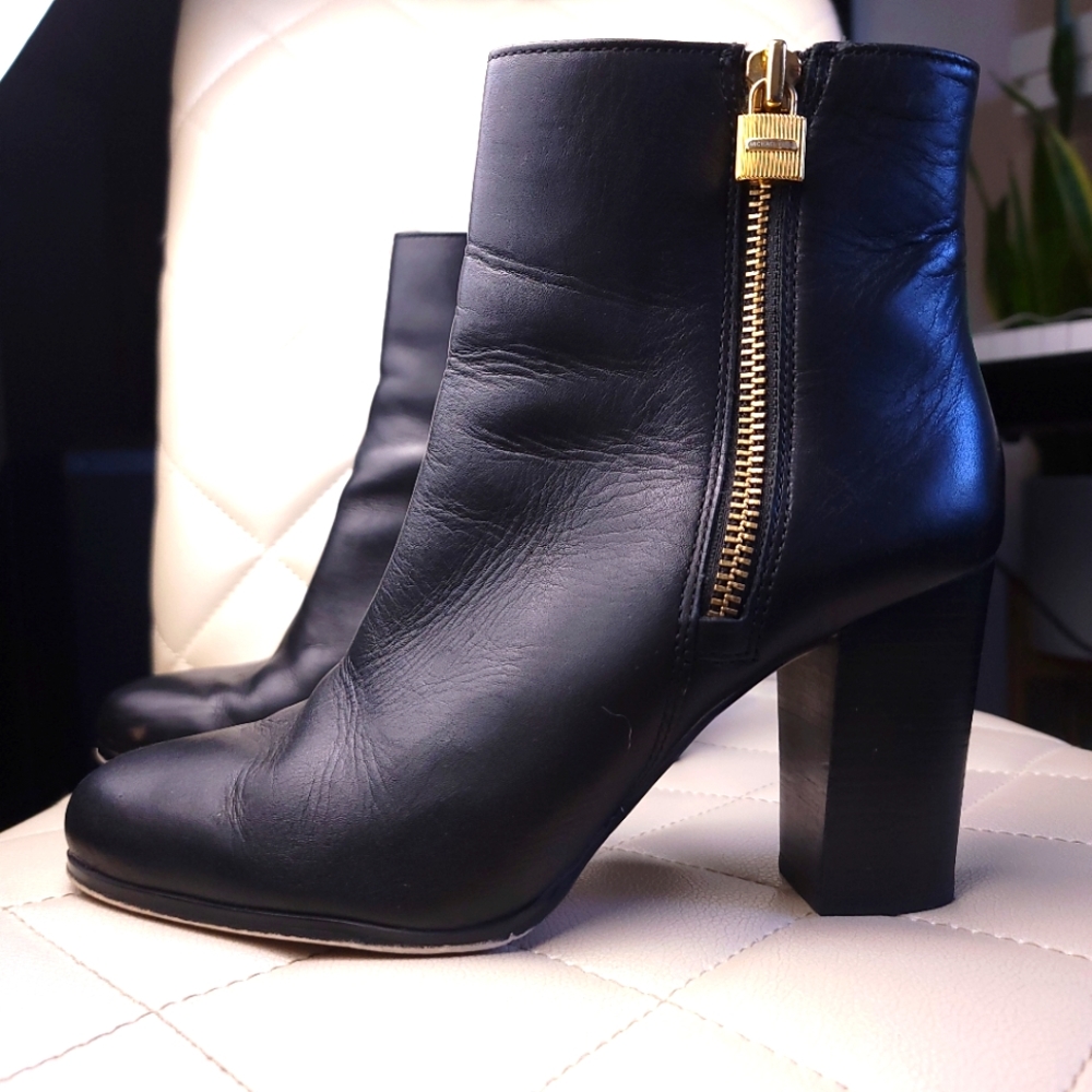 MICHAEL Michael Kors Lottie Leather Black Block Heel Booties Elegant Sexy